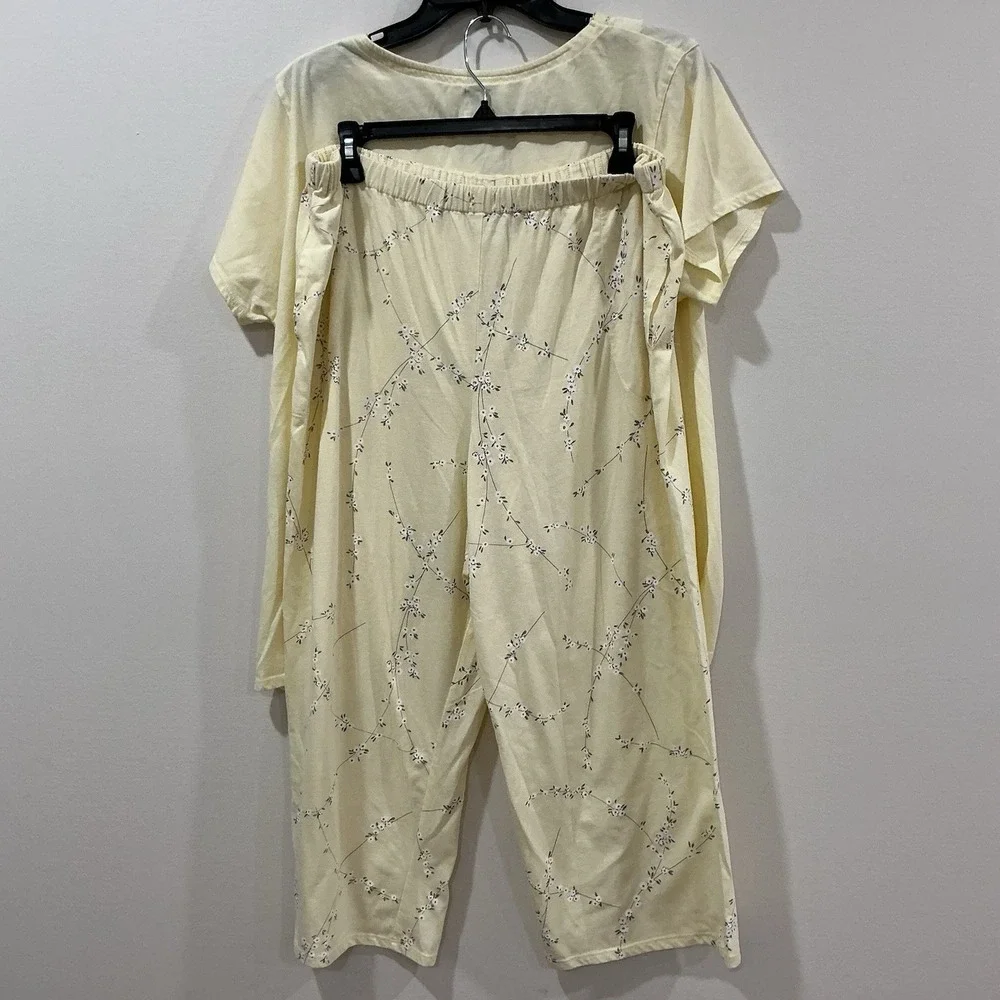 Women's Aria Yellow Floral Pajama Set Capri Pants Sz Large Soft Jersey Cottage